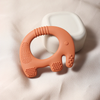 Anneau de dentition éléphant couleur terre cuite avec texture anti-morsure - Bébé Lova