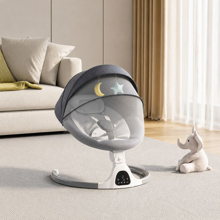 Berceau balancelle électrique pour nouveau-né avec moustiquaire dans un salon moderne - Bébé Lova
