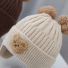 Bonnet hiver bébé crème avec oreilles en pompons et patch ourson - Bébé Lova