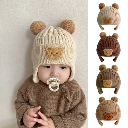 Bébé portant un bonnet hiver ours à oreilles avec plusieurs coloris disponibles - Bébé Lova