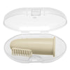 Brosse à dents doigt couleur crème rangée dans son boîtier de protection transparent - Bébé Lova