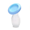 Collecteur SiliCollect packshot bleu silicone couvercle hygiénique stockage - Bébé Lova
