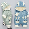 Combinaisons bébé d'hiver matelassées vert sauge et bleue présentées côte à côte avec chaussons - Bébé Lova