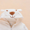 Détail de la capuche ours avec oreilles et visage brodé pour bébé - Bébé Lova