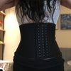 WaistCorset porté taille haute vue de dos modèle jupe noire silhouette - Bébé Lova