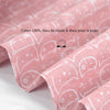 Gros plan sur le tissu du coussin NurseWrap en coton 100 % classe A doux pour la peau - Bébé Lova