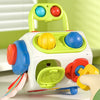 Détail du cube BusyCube Montessori avec clés, boutons et textures interactives pour stimuler les sens du bébé - Bébé Lova