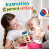 Interaction parent enfant avec cube d’activités Montessori BusyCube pour bébé, jouet sensoriel éducatif favorisant l’éveil et la complicité - Bébé Lova