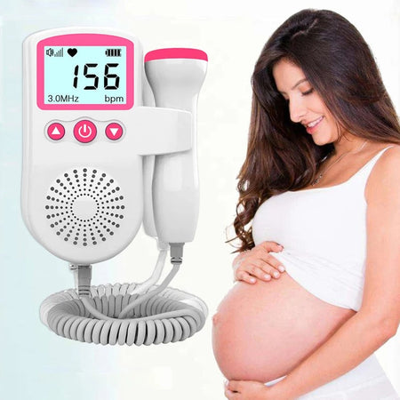 Doppler fœtal avec écran LCD affichant le rythme cardiaque du bébé à côté d’une femme enceinte souriante - Bébé Lova