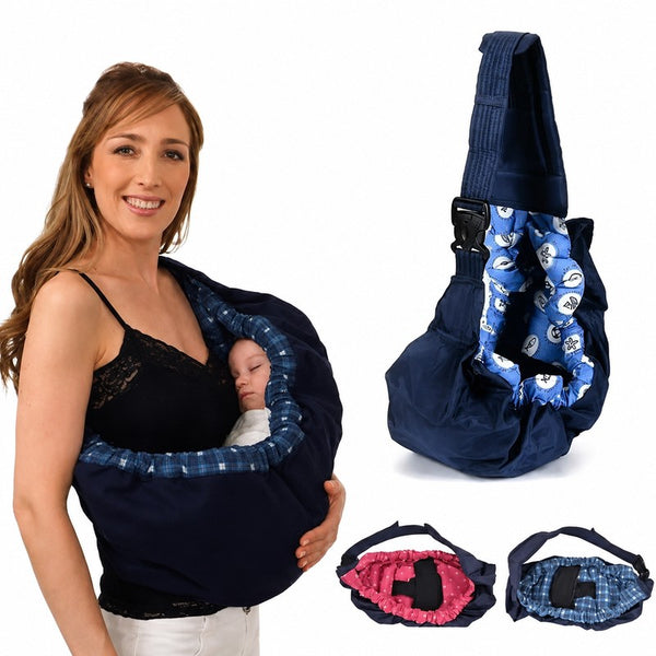 Maman portant son nouveau-né dans l'écharpe de portage bleu marine, déclinée en plusieurs coloris - Bébé Lova