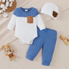 Ensemble 3 pièces bébé garçon bleu et blanc avec body à poche, pantalon côtelé et bonnet ourson - Bébé Lova