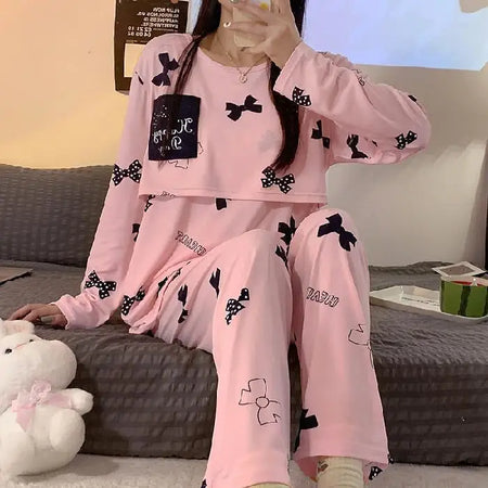 Pyjama allaitement 2 pièces rose avec motifs nœuds noirs et manches longues - Bébé Lova