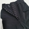 Vue rapprochée de la fermeture avant avec zip et crochets sur gaine sculptante noire - Bébé Lova
