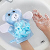 Utilisation du gant éponge marionnette ours bleu avec mousse dans le bain LoofahMitt - Bébé Lova