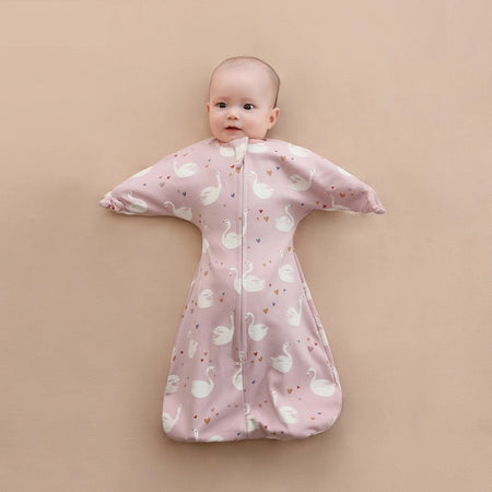 Gigoteuse bébé rose à motif cygnes avec manches ailées et fermeture zippée - Bébé Lova