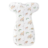 Gigoteuse swaddle bébé avec motifs animaux du désert et tons naturels - Bébé Lova