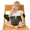 Harnais de sécurité pour chaise bébé coloris gris porté par un bébé sur une chaise en bois - Bébé Lova