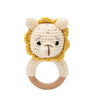Hochet lion crocheté crème avec anneau de dentition en bois pour bébé - Bébé Lova