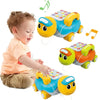 Bébé jouant avec le téléphone tortue lumineux et musical TurtlePiano - Bébé Lova