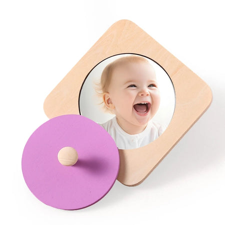 Puzzle miroir Montessori avec reflet d’un bébé souriant dans le miroir en bois - Bébé Lova