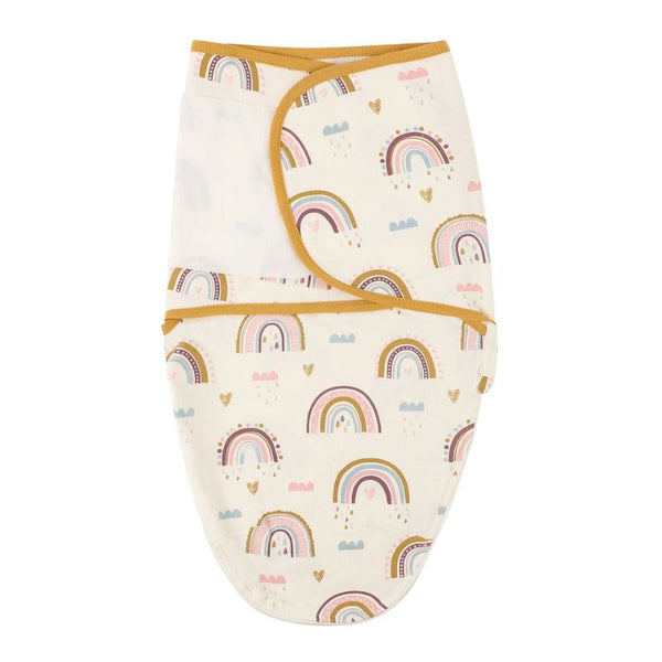 Lange d'emmaillotage bébé motif arcs-en-ciel sur fond crème présenté à plat - Bébé Lova