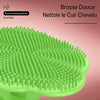 Gros plan sur les picots souples de la brosse silicone pour cuir chevelu sensible de bébé - Bébé Lova