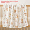 Lot de 4 serviettes de bain en coton gaze avec motif écureuils et fleurs suspendue sur un lit bébé - Bébé Lova