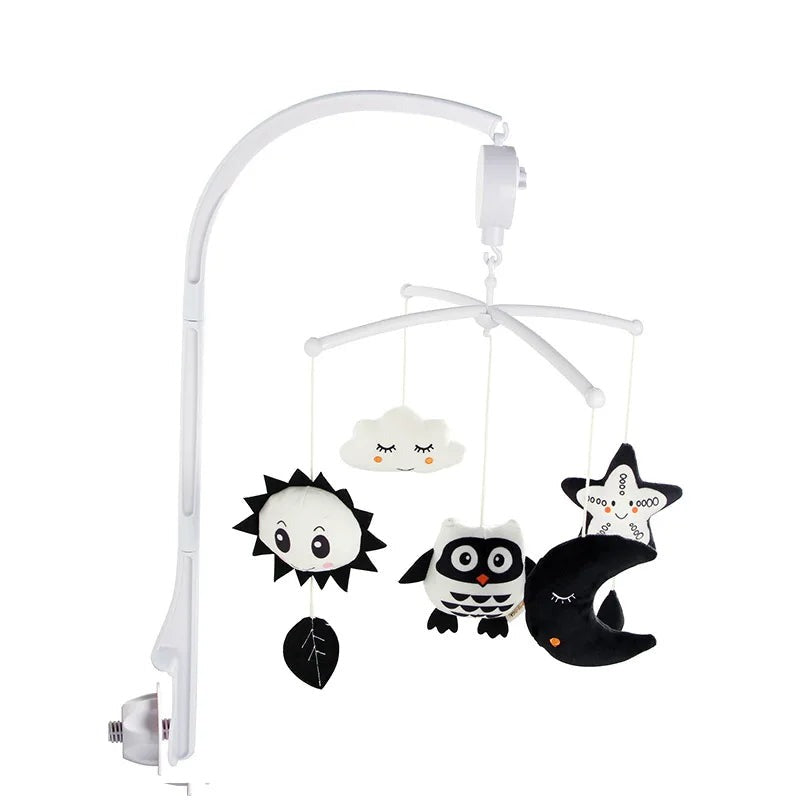 Mobile bébé noir et blanc avec hibou, lune et soleil suspendus pour éveil visuel - Bébé Lova