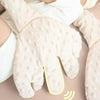 Main tapotante de la peluche ours reproduisant un geste réconfortant pour bébé - Bébé Lova
