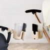 Porte-gobelet de poussette universel beige présenté sous deux angles avec gobelet et téléphone - Bébé Lova