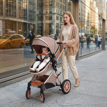 Poussette 3 en 1 utilisée en ville pour des déplacements confortables avec bébé - Bébé Lova