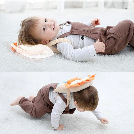 Bébé allongé avec protège-tête lion moelleux anti-choc - Bébé Lova