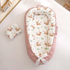 Réducteur de lit bébé avec motifs faons et contour rose poudré - Bébé Lova
