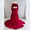 Robe de grossesse rouge fluide présentée sur mannequin avec coupe bohème élégante - Bébé Lova