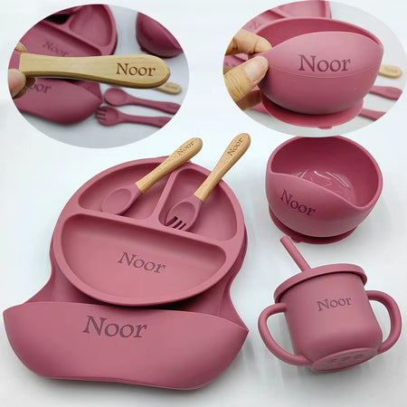 Set vaisselle bébé en silicone personnalisé avec prénom rose complet avec assiette bol tasse et bavoir - Bébé Lova