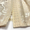 Détail des 3 rangées d'agrafes du corset GothicShape beige - Bébé Lova