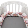 Tour de lit tressé rose poudré et blanc avec motifs fantaisie pour bébé - Bébé Lova