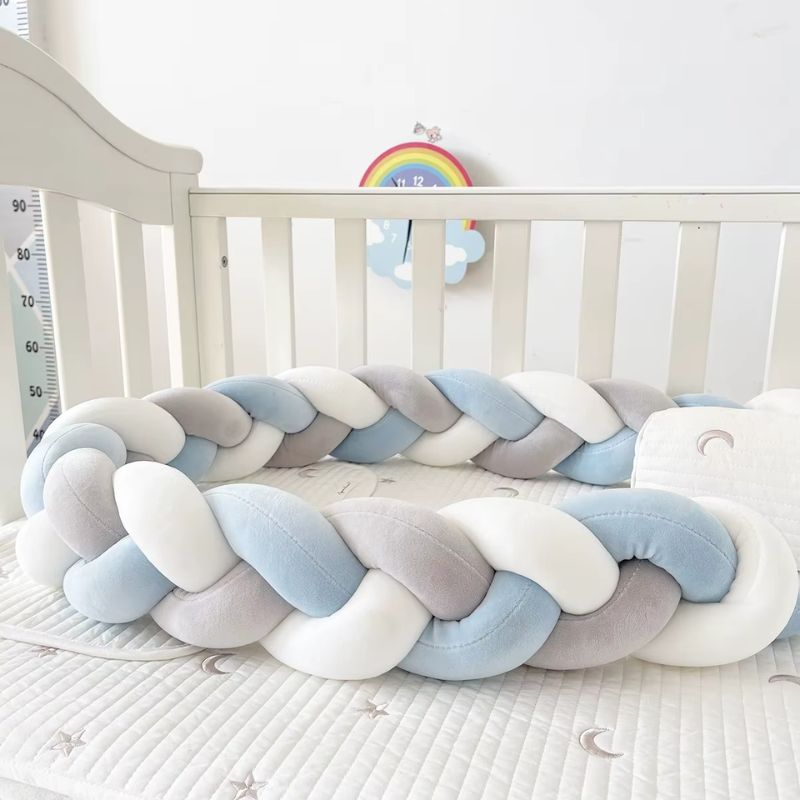 Tour de lit tressé bleu blanc gris ShareTour protection barreaux - Bébé Lova