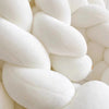 Gros plan sur la texture en velours de la tresse de lit blanche - Bébé Lova