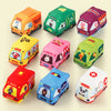 gros plan sur voiture Montessori en tissu avec illustrations colorées et design enfant - Bébé Lova
